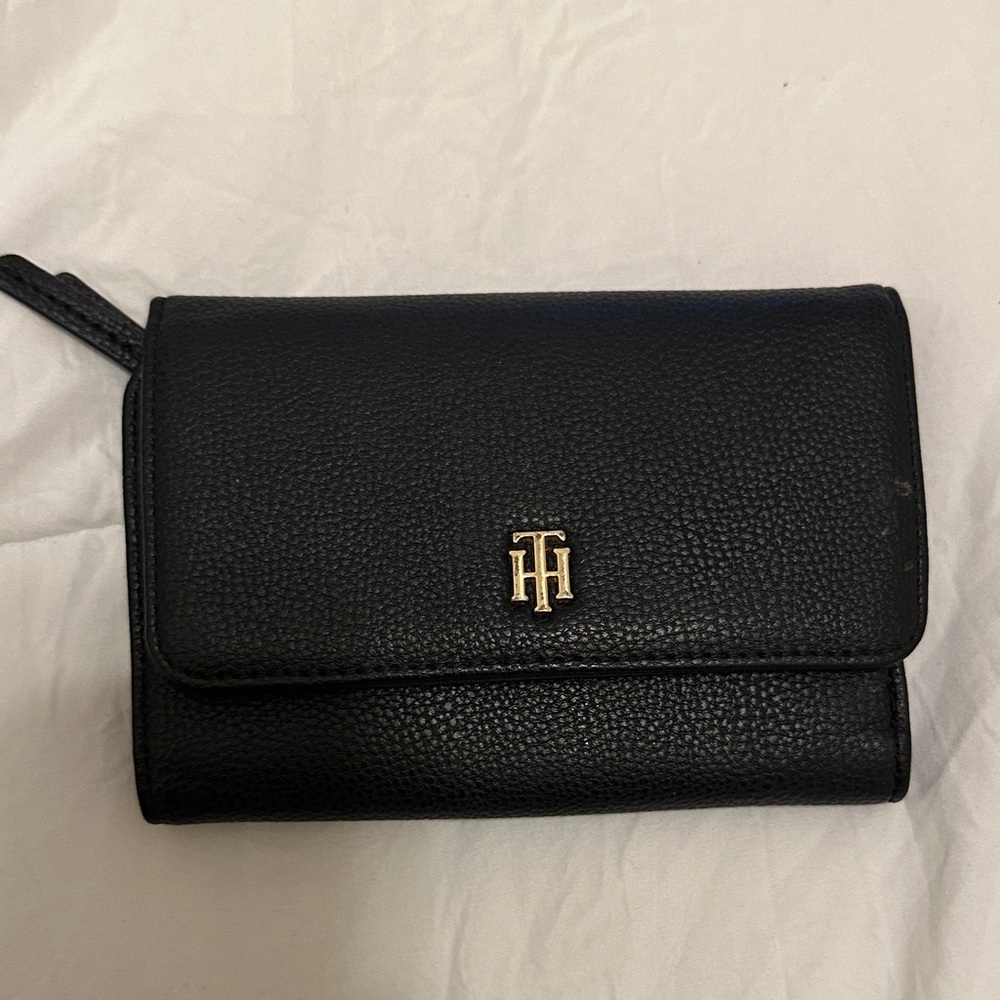 Tommy Hilfiger Black Pebbled Wallet with Gold Logo